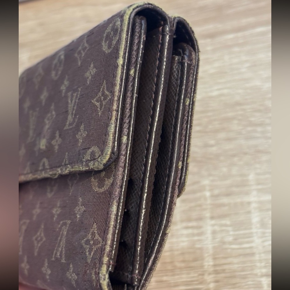 Louis Vuitton Dark Brown Monogram Wallet - Picture 9 of 12